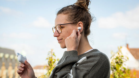 Neue AirPods: Apple verbaut Kamera, die nichts fotografiert